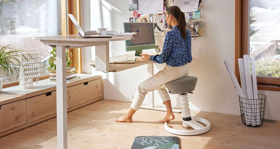 Ergonomie am Arbeitsplatz: Wie ein Doppelschreibtisch für Bewegung sorgen kann